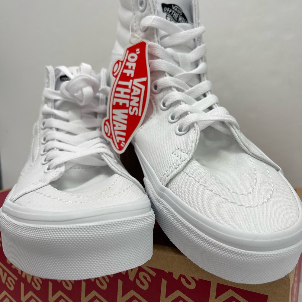 Vans WMNS Sk8-Hi Sneakers
True White
VN000D5IW00
Lifestyle, Original Icon, Canva - Picture 5 of 16